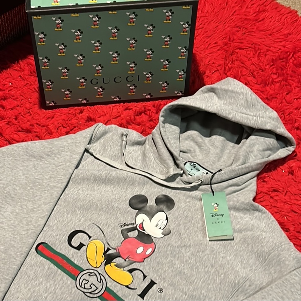 ๐ฆ Gucci x Disney Mickey Mouse Embossed Logo Hoodie - Picture 11 of 14
